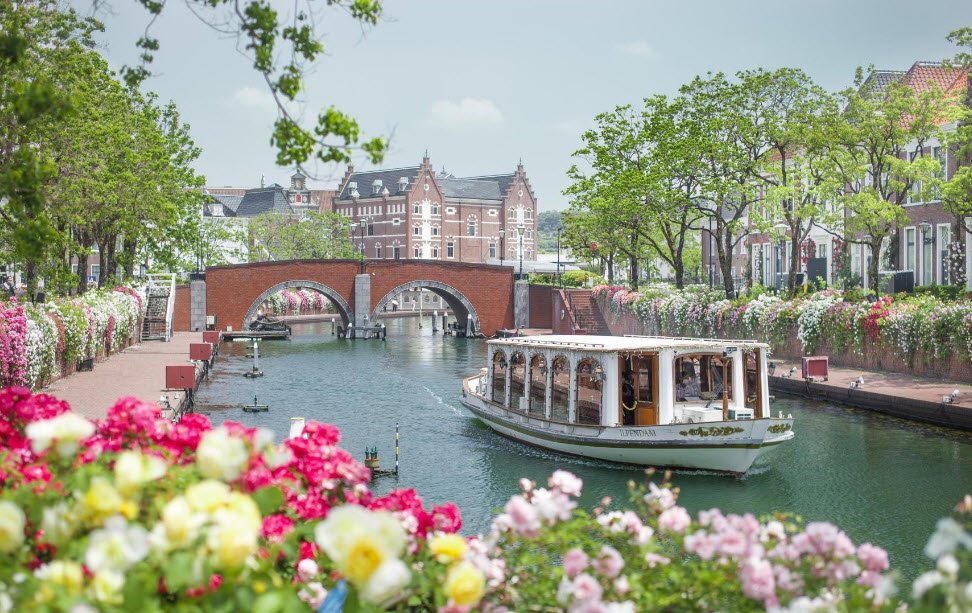 Huis Ten Bosch, Japan